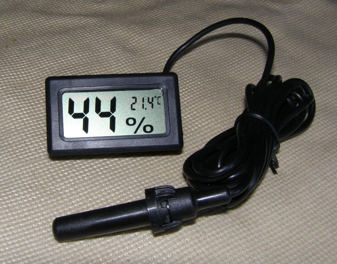 Цифровой гигро-термометр